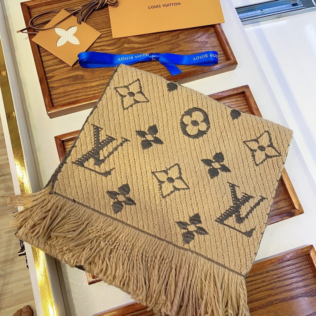 ルイヴィトン　LOUIS VUITTON　人気定番マフラー　モノグラム　　マフラー　レディース　メンズ　9色選択可　男女兼用 - 画像 4