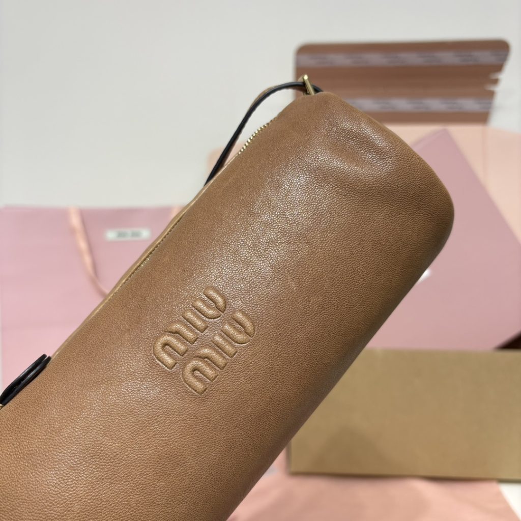Miu Miu レザー バッグ | ロゴ|ブラウン - 画像 5