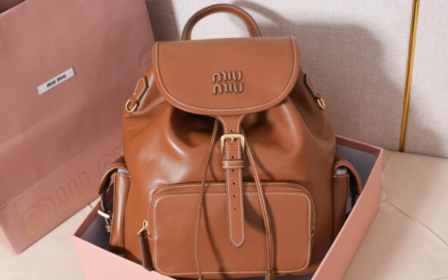 ブラウン系その他を服に合わせるなら見るべき3点