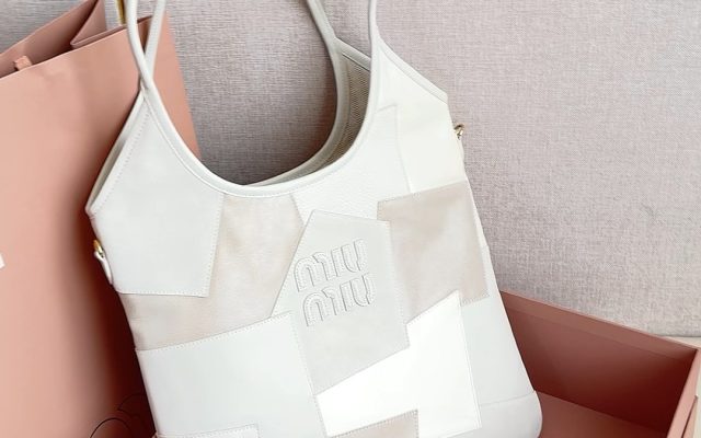 物価高でも選びやすいトートバッグ：ブランドアイテムを自然に取り入れる