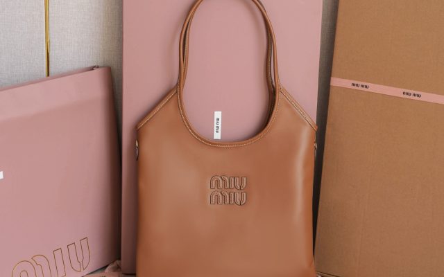 レディースの節約買いに向くトートバッグか写真でチェック