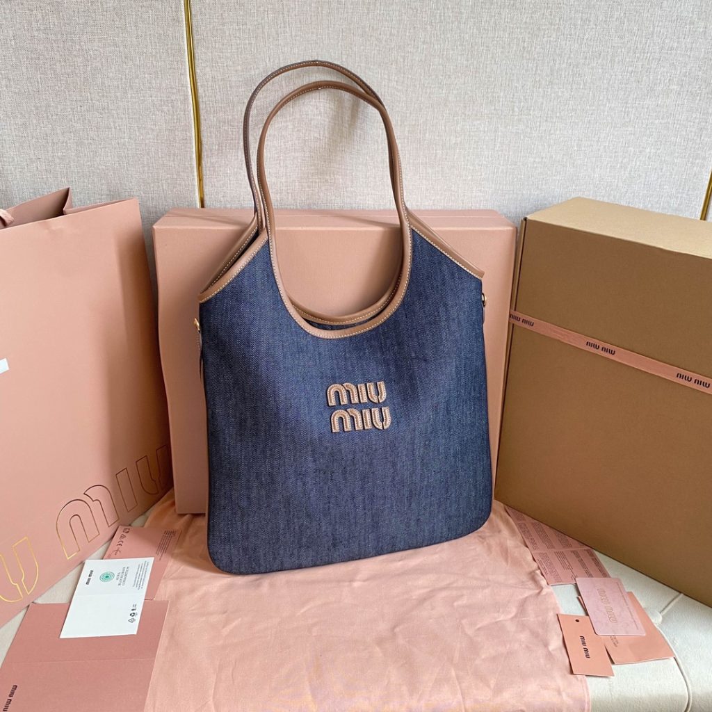 Miu デニムトートバッグ | 軽量|ネイビー|ギフトに使いやすいバッグを写真で確認