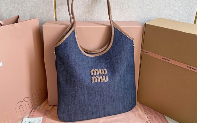 ユニセックスの節約買いに向くトートバッグか写真でチェック