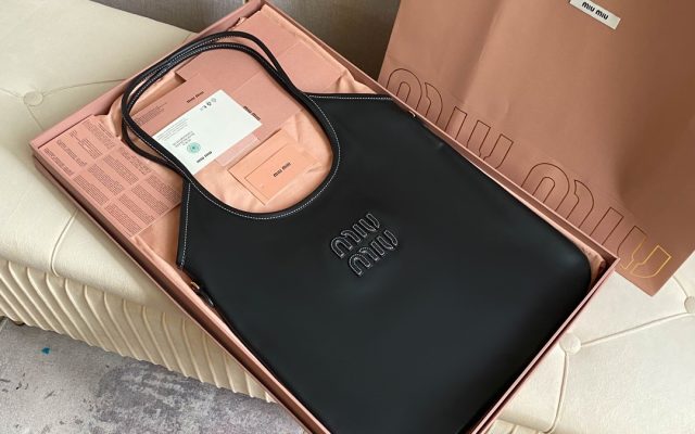 物価高でも選びやすいハンドバッグ：ブランドアイテムを自然に取り入れる