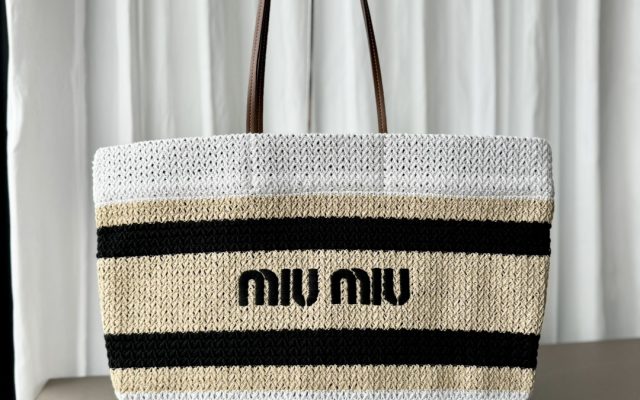 ブランドアイテムのバッグを予算内で探す前に見るブラックのポイント