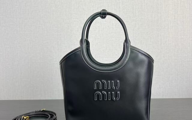 物価高でも選びやすいバッグ：ブランドアイテムを自然に取り入れる