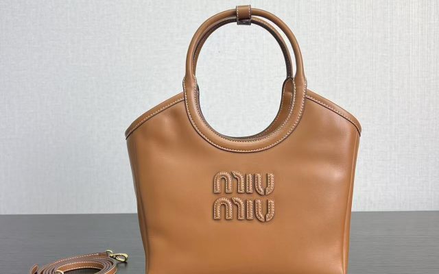 ブラウン系バッグを服に合わせるなら見るべき3点