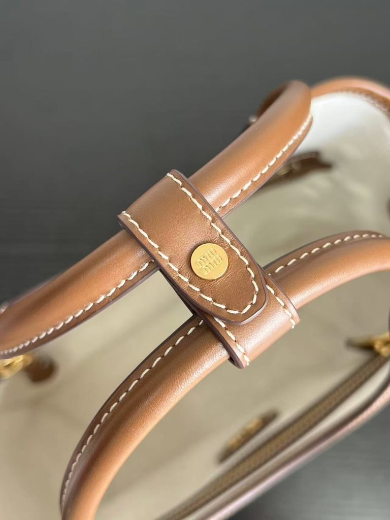 Miu Miu ハンドバッグ | ロゴ ハンドル レザー ベージュ - 画像 8