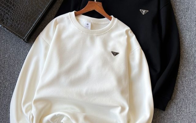 Pradaのシャツを予算内で探す前に見るレザーのポイント