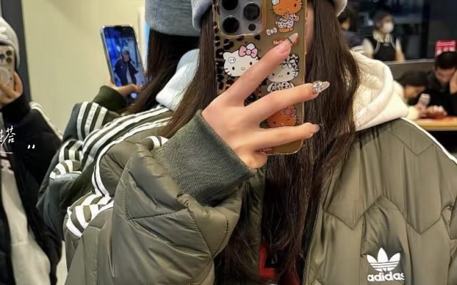 食事会目線で見るブランドアイテムのジャケットの印象