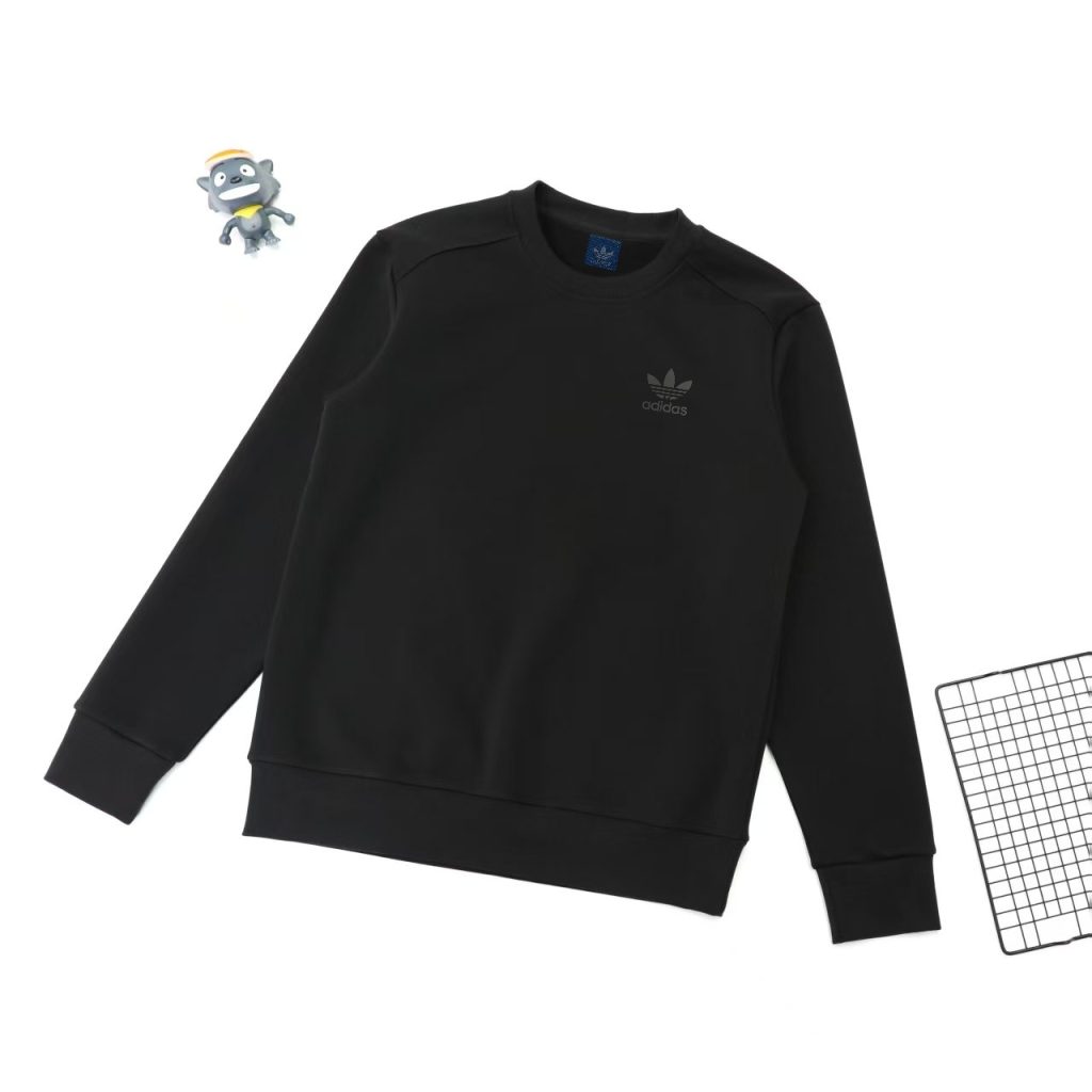 ブラック系シャツを服に合わせるなら見るべき3点