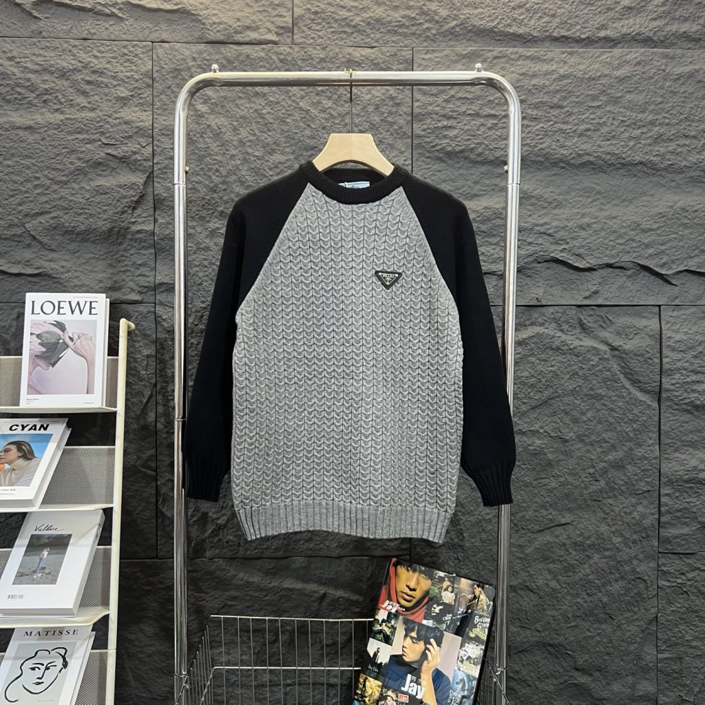 PRADA ニット ラグラン袖 カシミア混 2WAY着用可能 ライフスタイル小物｜休日に失敗しにくい選び方