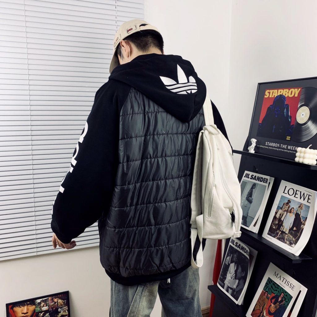 ADIDAS ダウンベスト マウンテンパーカー オーバーサイズ ブラック ファッション｜通勤の日に使いやすさを写真で整理