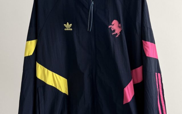 ブランドアイテムのジャケットを予算内で探す前に見るネイビーのポイント