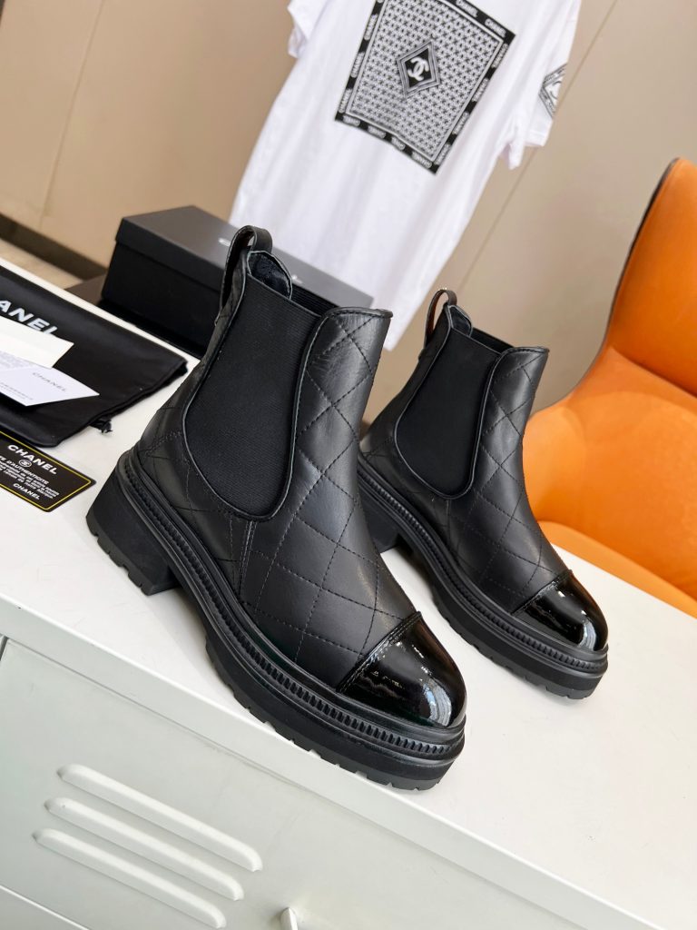 シャネル　CHANEL　ブーツ　人気靴　レディース　レディース靴　boots　女性　オシャレ　ショットブーツ - 画像 4