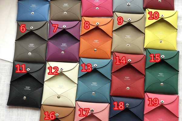 HERMESのカードケースを予算内で探す前に見るミニのポイント