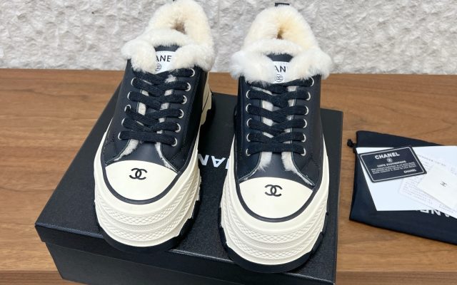 街歩き目線で見るCHANELのスニーカーの印象