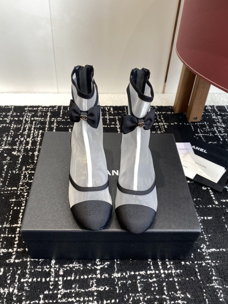 CHANEL シャネル フラットシューズ 本革 軽量 ファッション ブラック｜通勤に使いやすいシューズを写真で確認