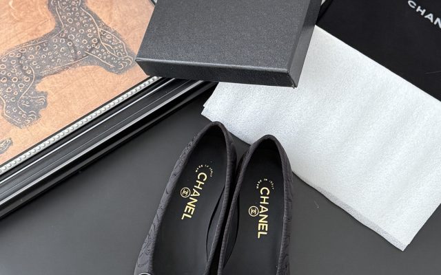 部屋づくり目線で見るCHANELの靴の印象