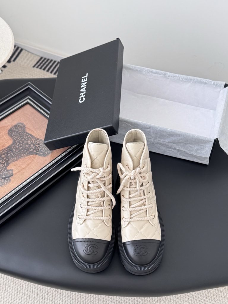 CHANEL シャネル ブーツ レディース メンズ兼用 通勤 通学 軽量 大容量 ベージュ…｜週末に使いやすいシューズを写真で確認