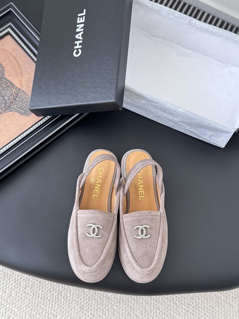 CHANEL シャネル ローファー レディース メンズ 兼用 シューズ|買い物の日に写真で選び方を確認
