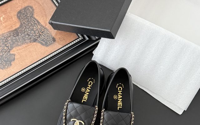 物価高でも選びやすい靴：CHANELを自然に取り入れる