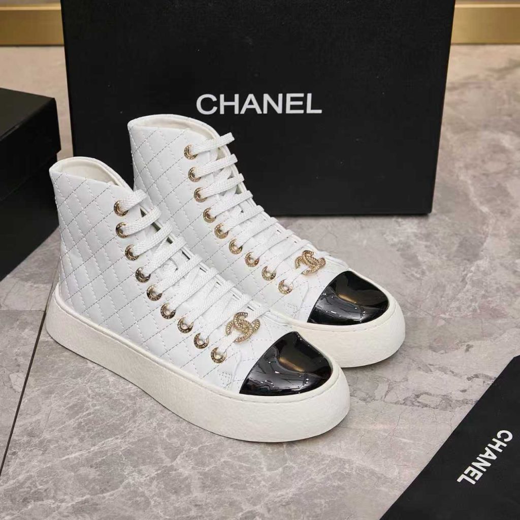 CHANEL シューズ ハイカット スニーカー レディース メンズ 兼用 高級感 白 黒 2…｜買い物に使いやすいシューズを写真で確認
