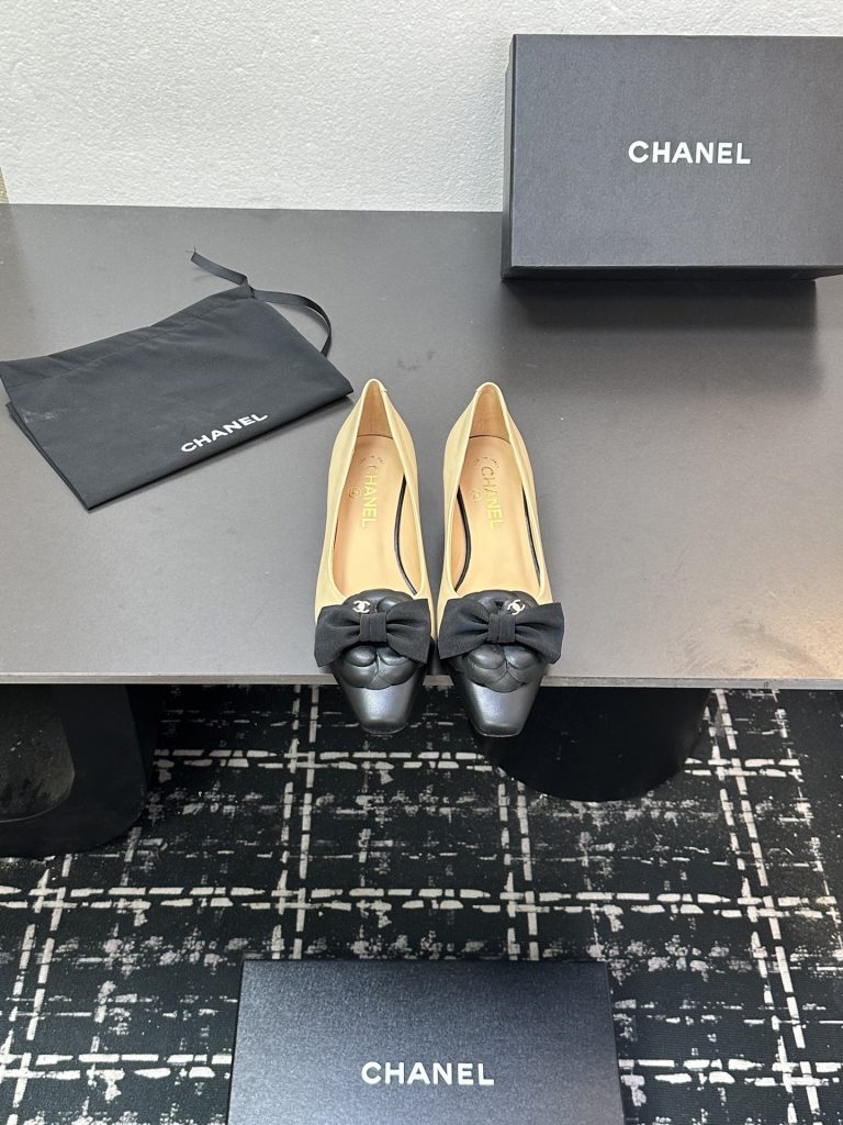 食事会目線で見るCHANELの靴の印象