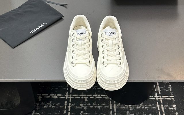 メンズの節約買いに向くスニーカーか写真でチェック