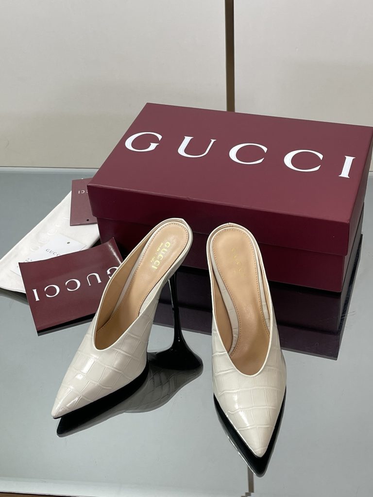 GUCCI グッチ フラットパンプス 本革 通勤 通学 ブラック - 画像 2
