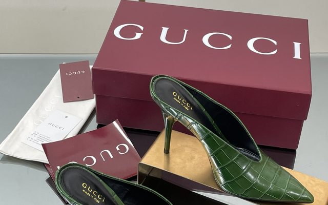 物価高でも選びやすい靴：Gucciを自然に取り入れる