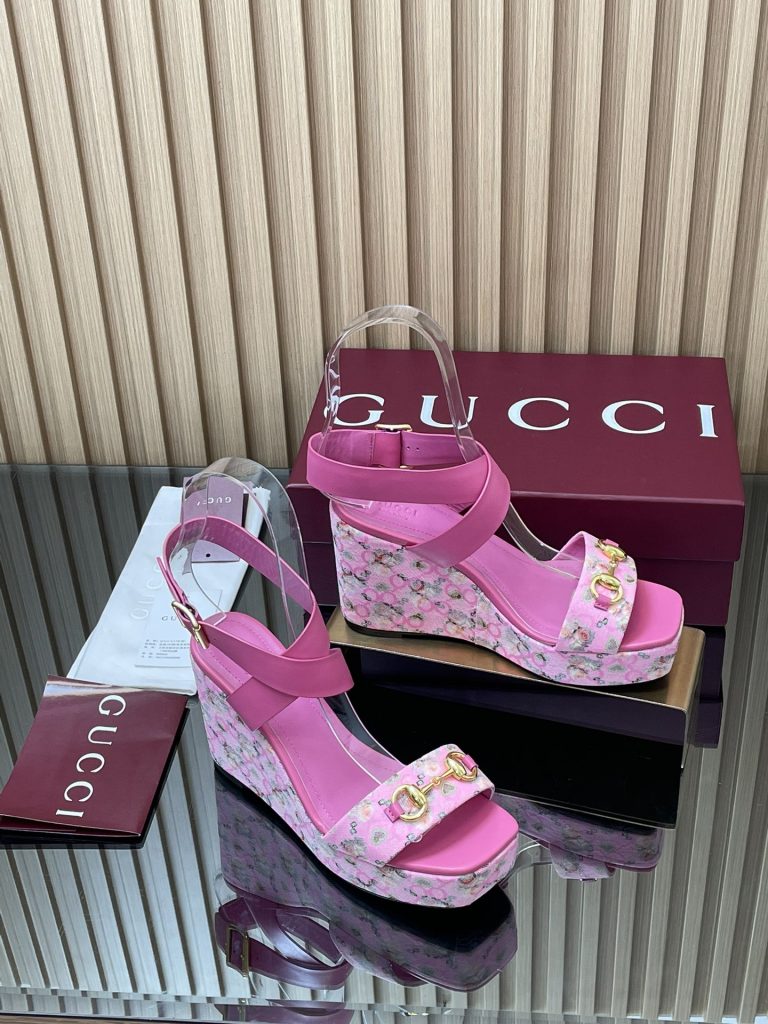 物価高でも選びやすい靴:Gucciを自然に取り入れる