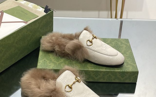 食事会目線で見るGucciの靴の印象