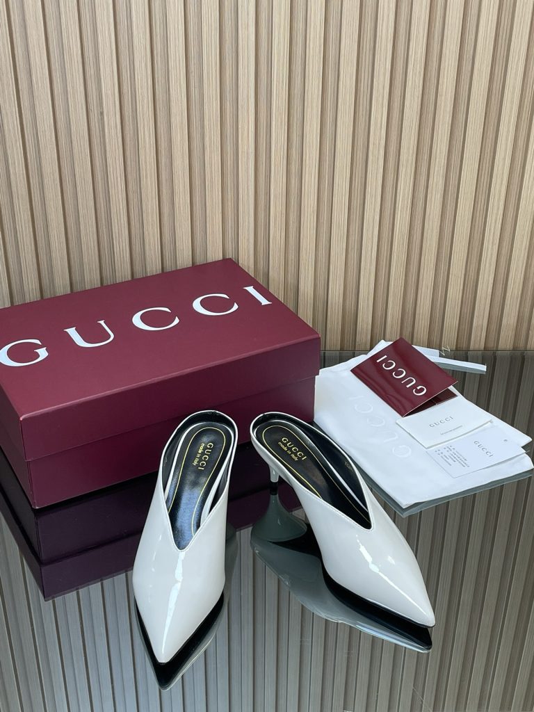 GUCCI グッチ ミュール 本革 通勤 通学 ブラック - 画像 2