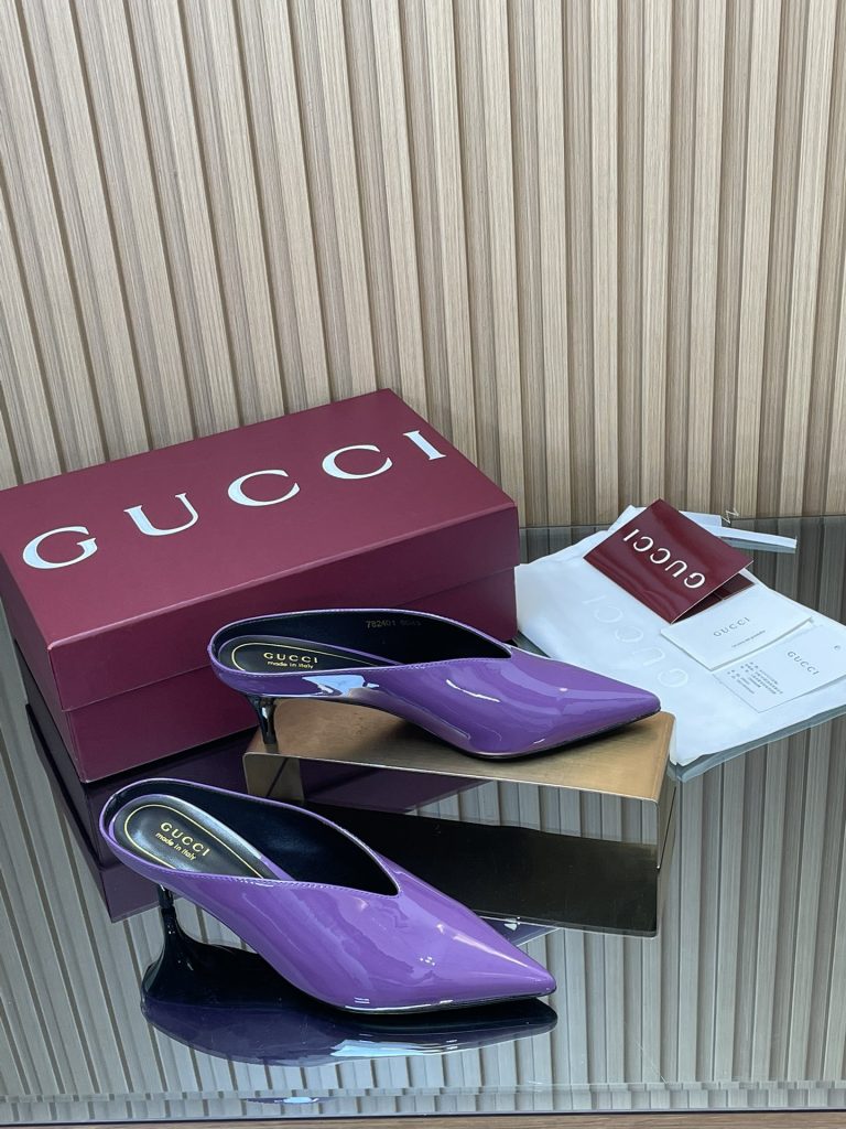 GUCCI グッチ フラットシューズ ポインテッドトゥ パンプス｜休日に使いやすさを写真で整理
