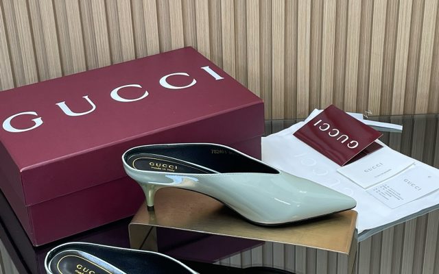 食事会目線で見るGucciの靴の印象