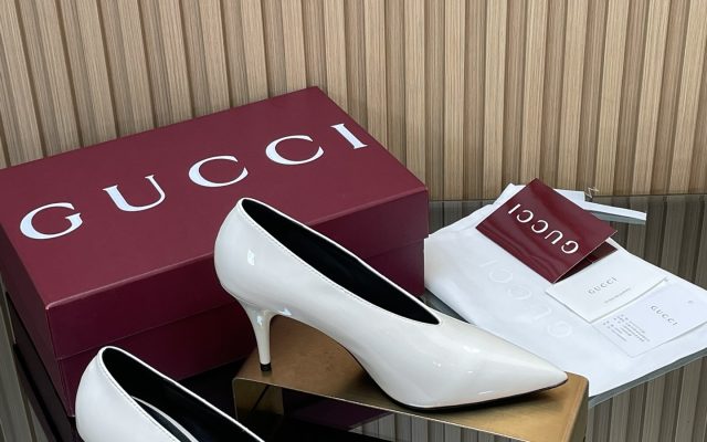 物価高でも選びやすい靴：Gucciを自然に取り入れる