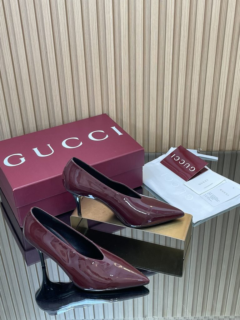 GUCCI グッチ ピンヒールパンプス 本革 通勤 プレーン ブラック シューズ｜週末に失敗しにくい選び方