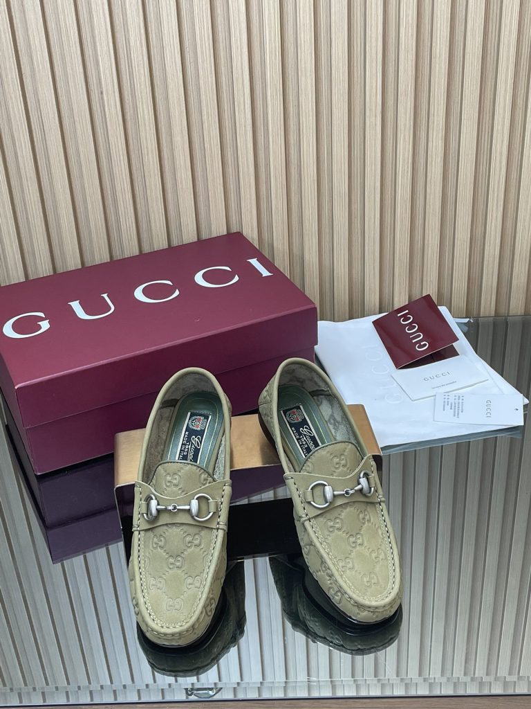 GUCCI グッチ ローファー 本革 メンズ 通勤 ビジネス グリーン｜買い物に使いやすいシューズを写真で確認