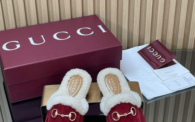 物価高でも選びやすい靴：Gucciを自然に取り入れる