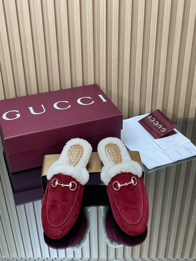 物価高でも選びやすい靴：Gucciを自然に取り入れる