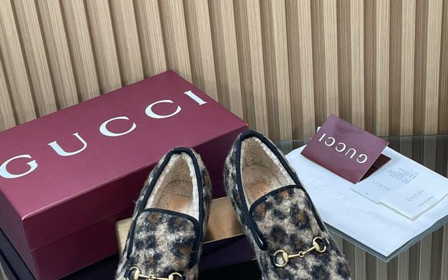 食事会目線で見るGucciの靴の印象