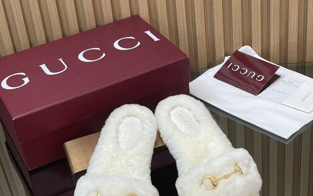ユニセックス向け靴の選び方：ホワイトとサイズ感