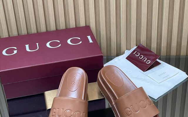 物価高でも選びやすい靴：Gucciを自然に取り入れる