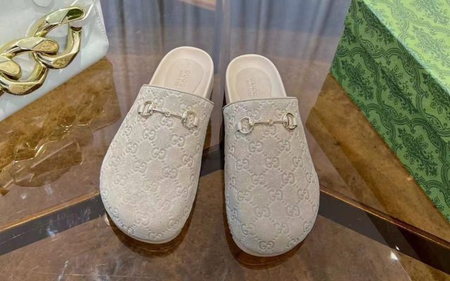 街歩き目線で見るGucciの靴の印象