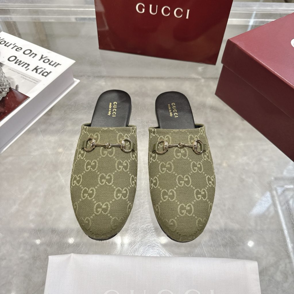 GUCCI グッチ モカシン フラットシューズ 本革 ブラック｜買い物の日に写真で選び方を確認