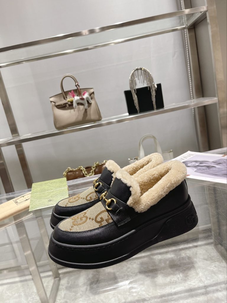 物価高でも選びやすい靴：Gucciを自然に取り入れる