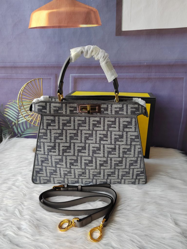 FENDI フェンディ アイシーユー FFタペストリ ハンドバッグ ショルダーバッグ 3色 - 画像 3