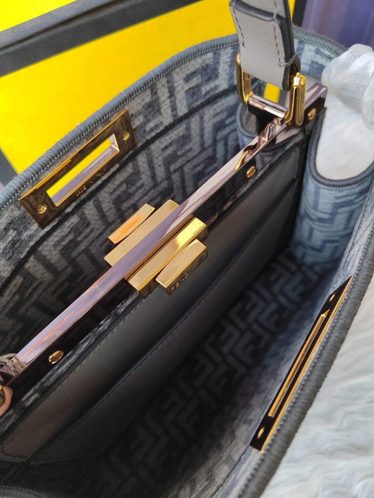 FENDI フェンディ アイシーユー FFタペストリ ハンドバッグ ショルダーバッグ 3色 - 画像 5