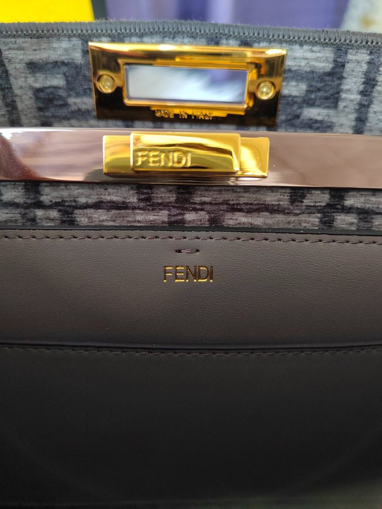 FENDI フェンディ アイシーユー FFタペストリ ハンドバッグ ショルダーバッグ 3色 - 画像 8